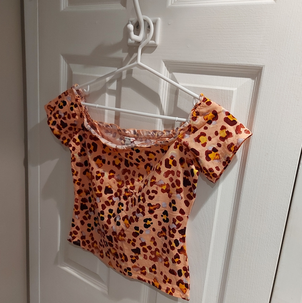 🐆 HOST PICK 🐆 NWOT, Guess | Leopard Short Sleeve Top
